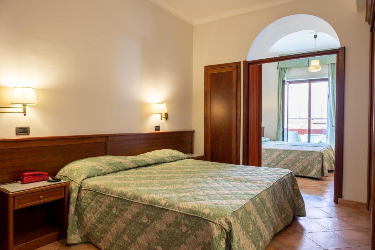Hotel Montana Сант-Агата-суи-Дуэ-Гольфи Экстерьер фото