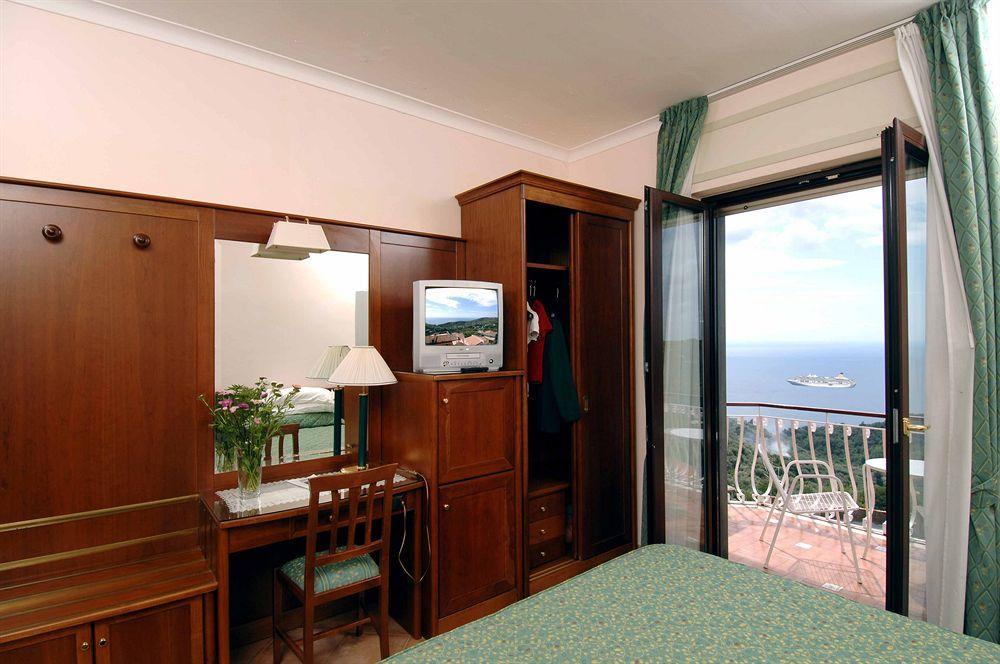 Hotel Montana Сант-Агата-суи-Дуэ-Гольфи Экстерьер фото