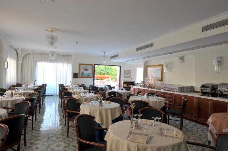 Hotel Montana Сант-Агата-суи-Дуэ-Гольфи Экстерьер фото