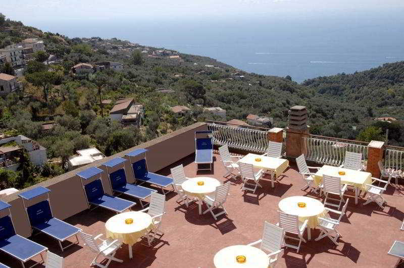 Hotel Montana Сант-Агата-суи-Дуэ-Гольфи Экстерьер фото