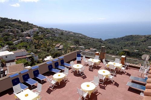 Hotel Montana Сант-Агата-суи-Дуэ-Гольфи Экстерьер фото