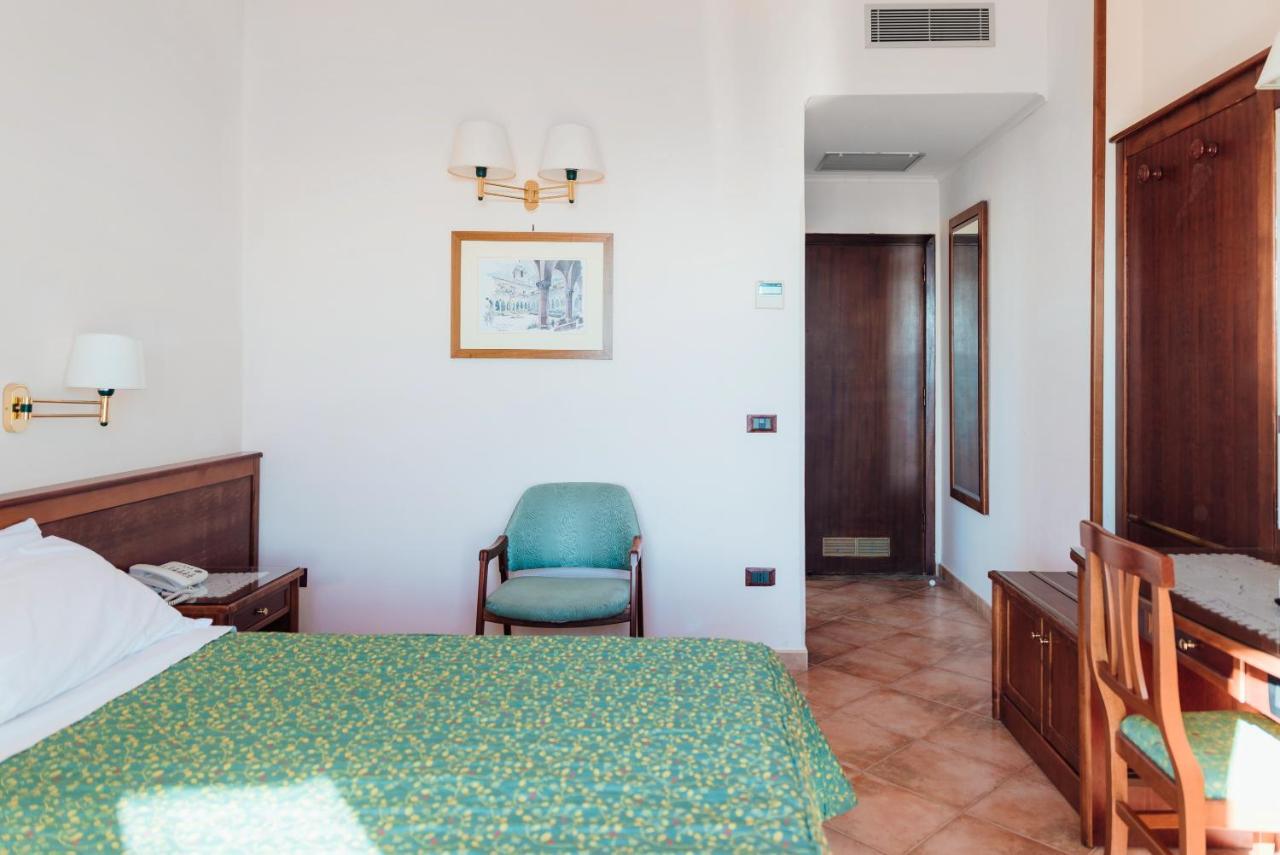 Hotel Montana Сант-Агата-суи-Дуэ-Гольфи Экстерьер фото