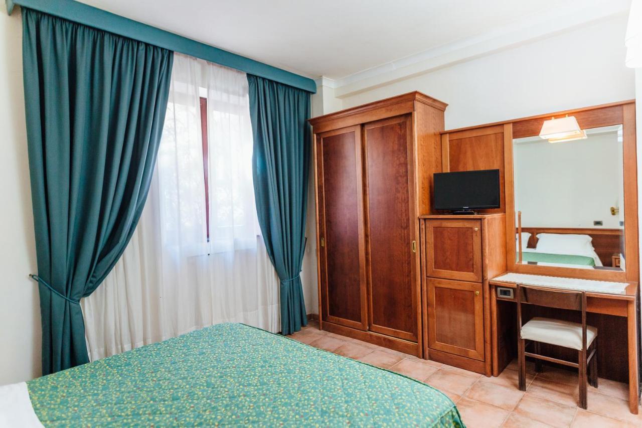 Hotel Montana Сант-Агата-суи-Дуэ-Гольфи Экстерьер фото